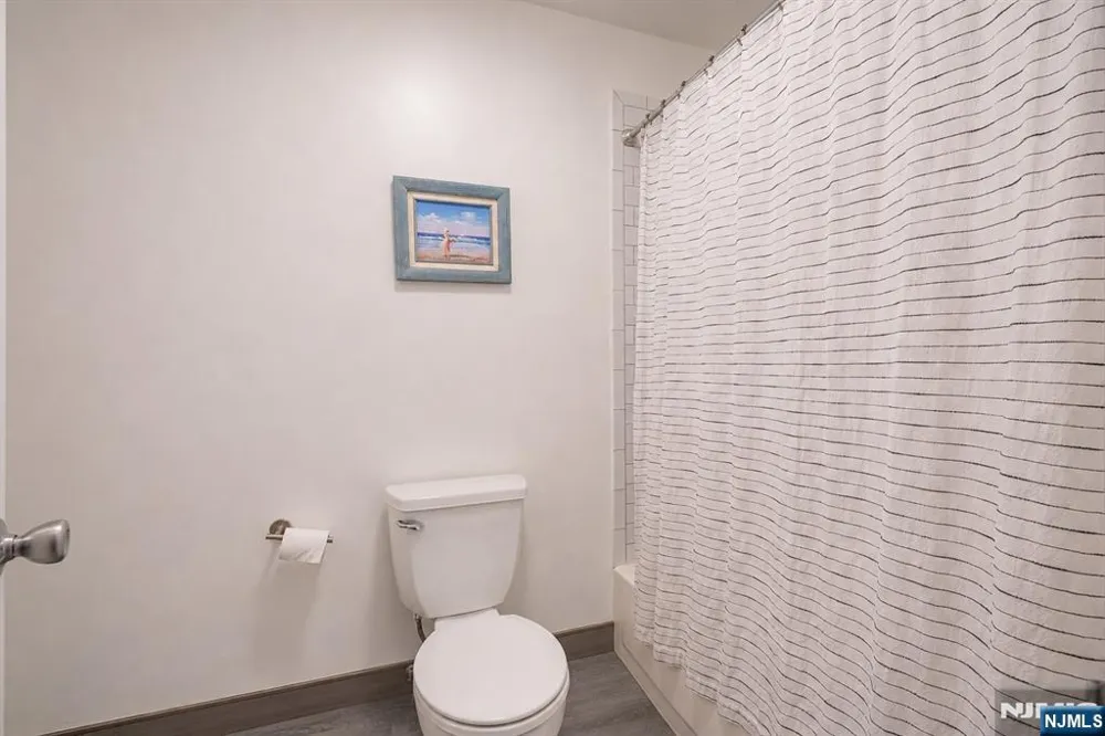1 Mt Vernon Verona, NJ 07044