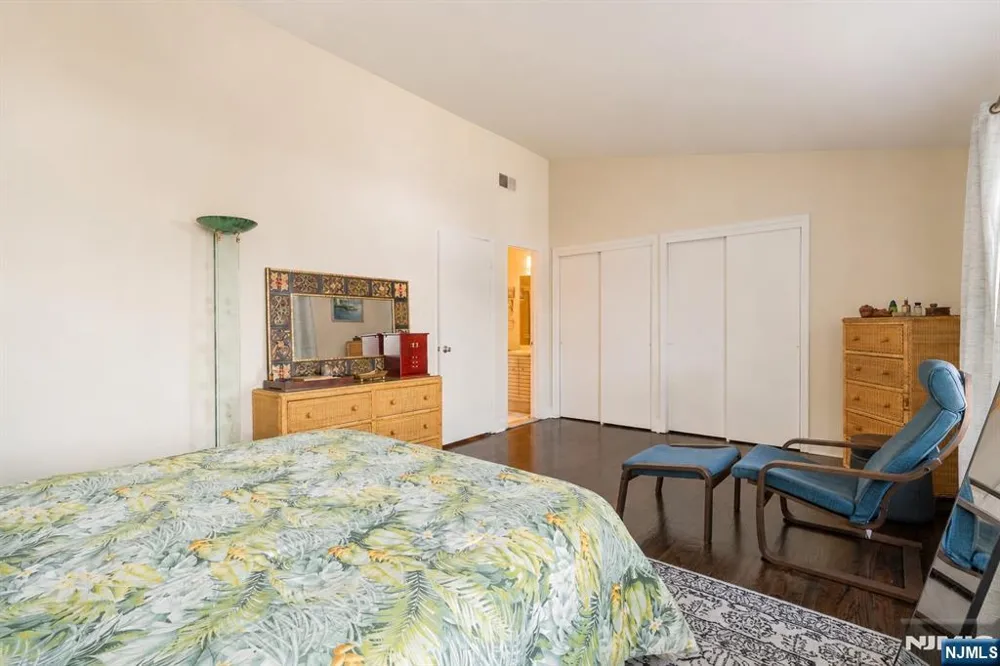 1 Mt Vernon Verona, NJ 07044