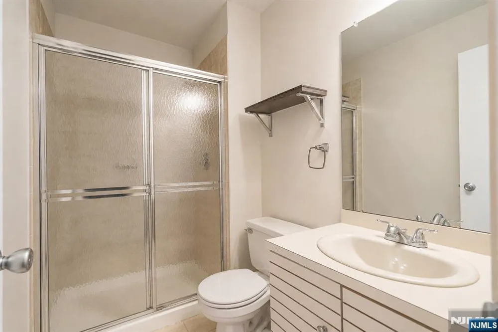 1 Mt Vernon Verona, NJ 07044