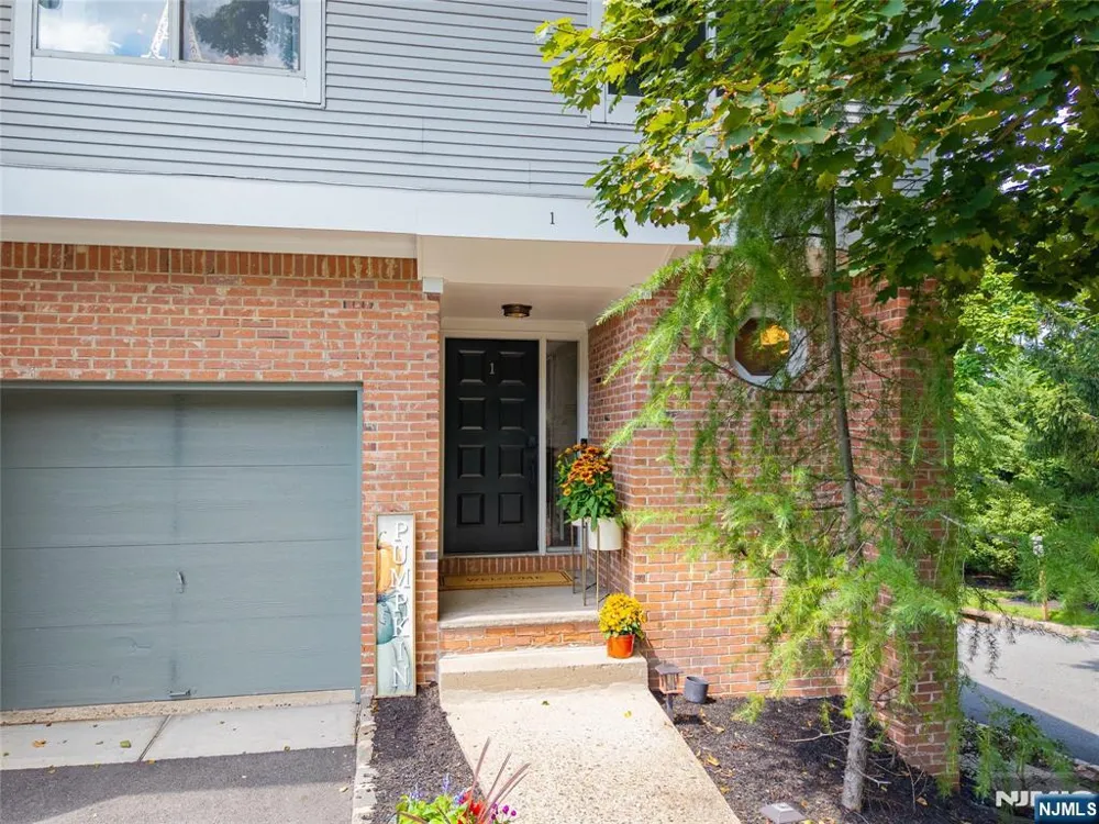 1 Mt Vernon Verona, NJ 07044
