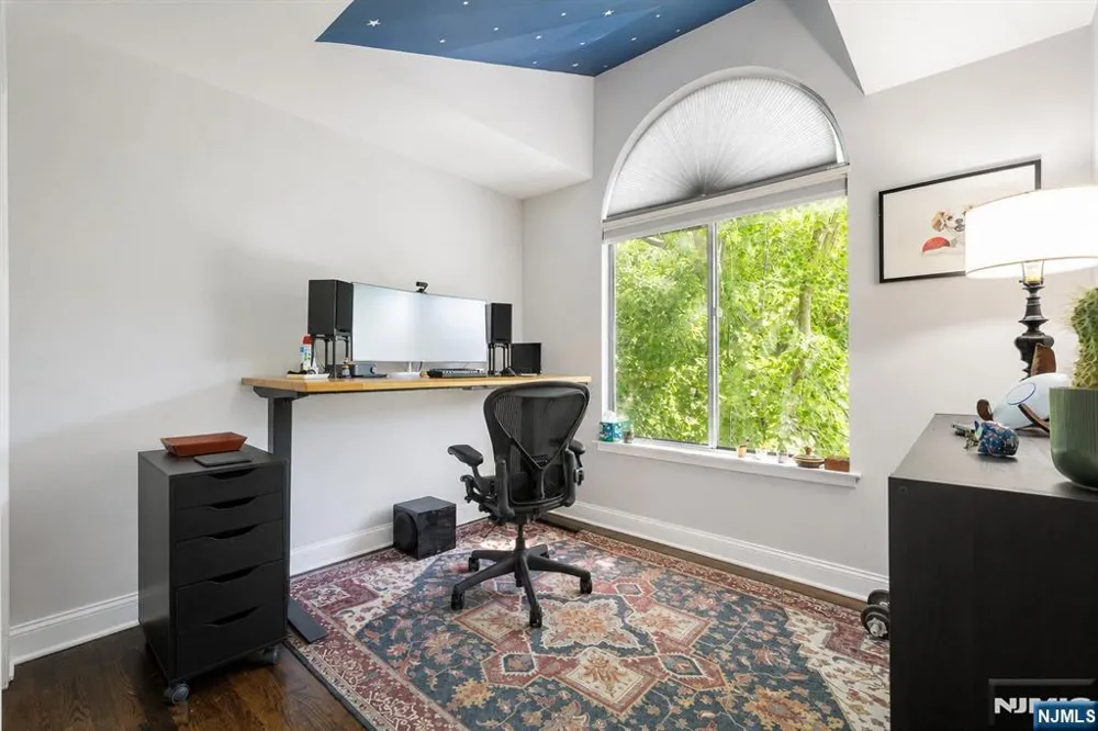 1 Mt Vernon Verona, NJ 07044