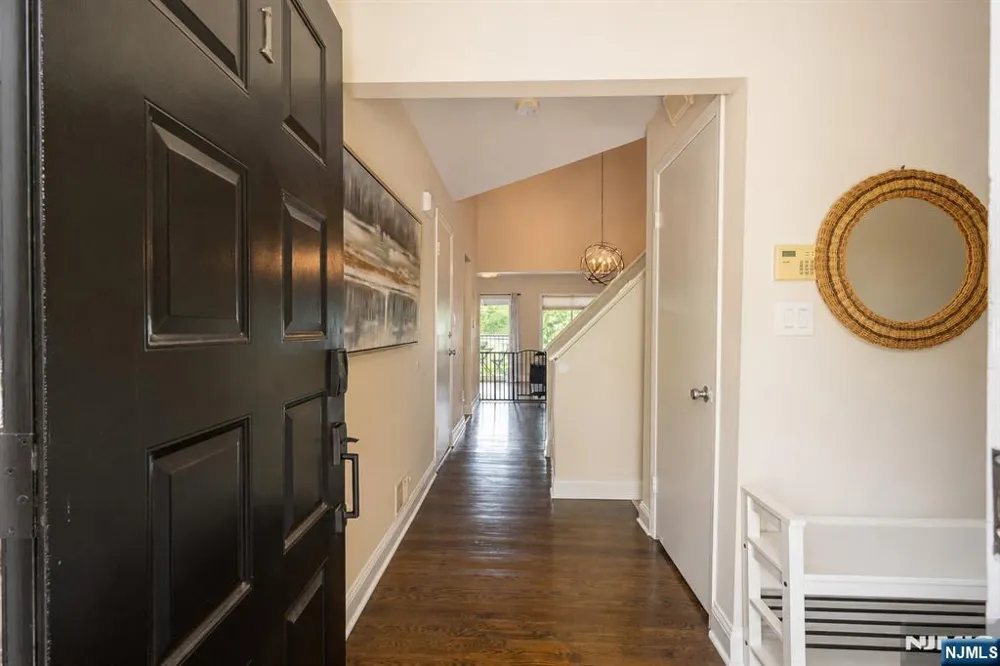 1 Mt Vernon Verona, NJ 07044