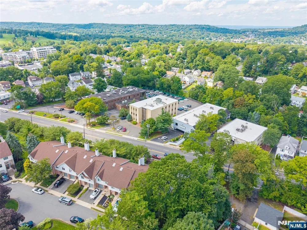 1 Mt Vernon Verona, NJ 07044