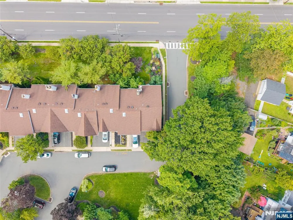 1 Mt Vernon Verona, NJ 07044
