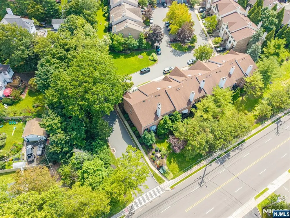 1 Mt Vernon Verona, NJ 07044