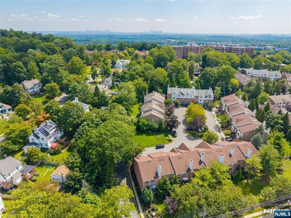 1 Mt Vernon Verona, NJ 07044