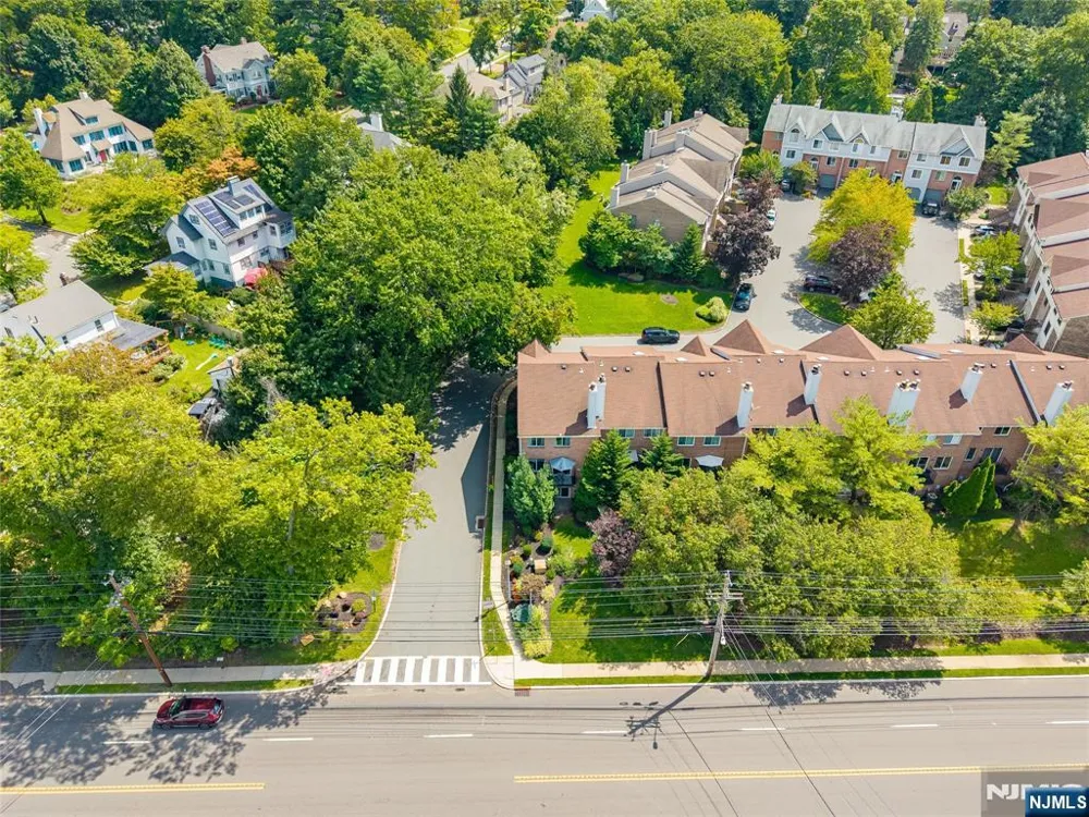 1 Mt Vernon Verona, NJ 07044