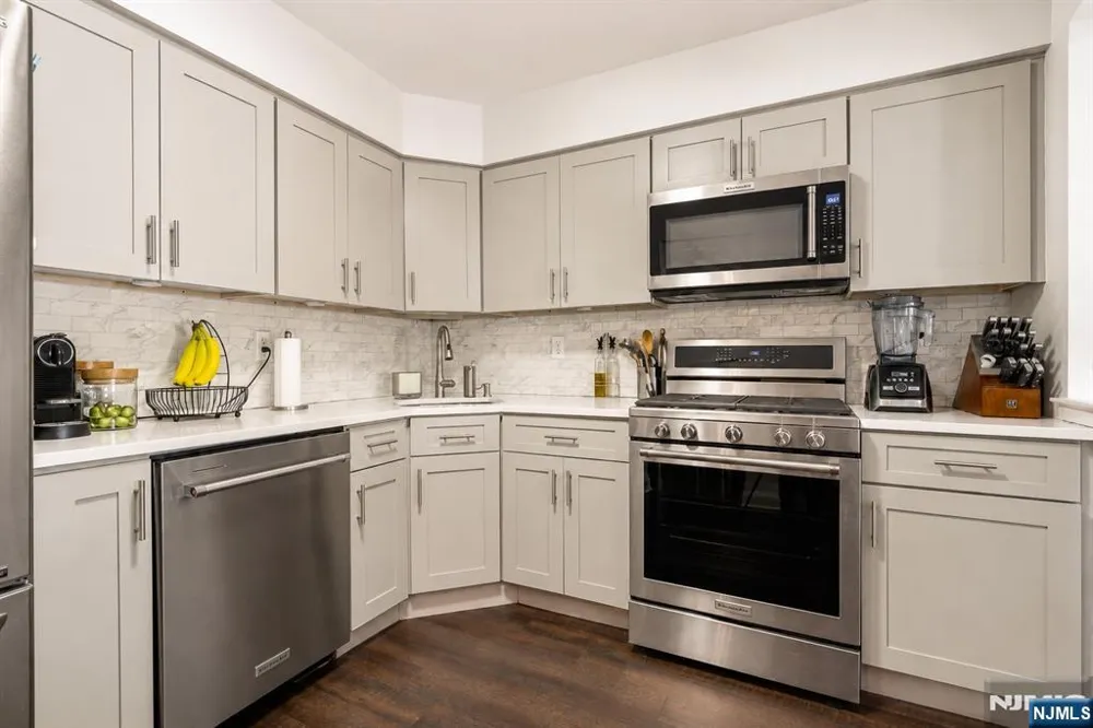 1 Mt Vernon Verona, NJ 07044