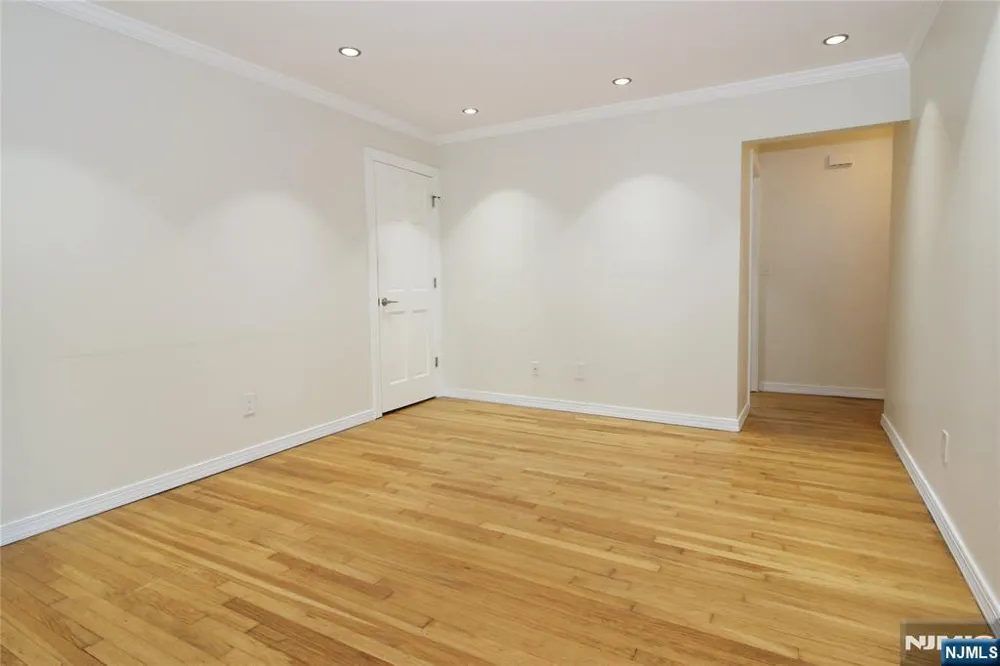 216 Washington Drive 216 Ramsey, NJ 07446
