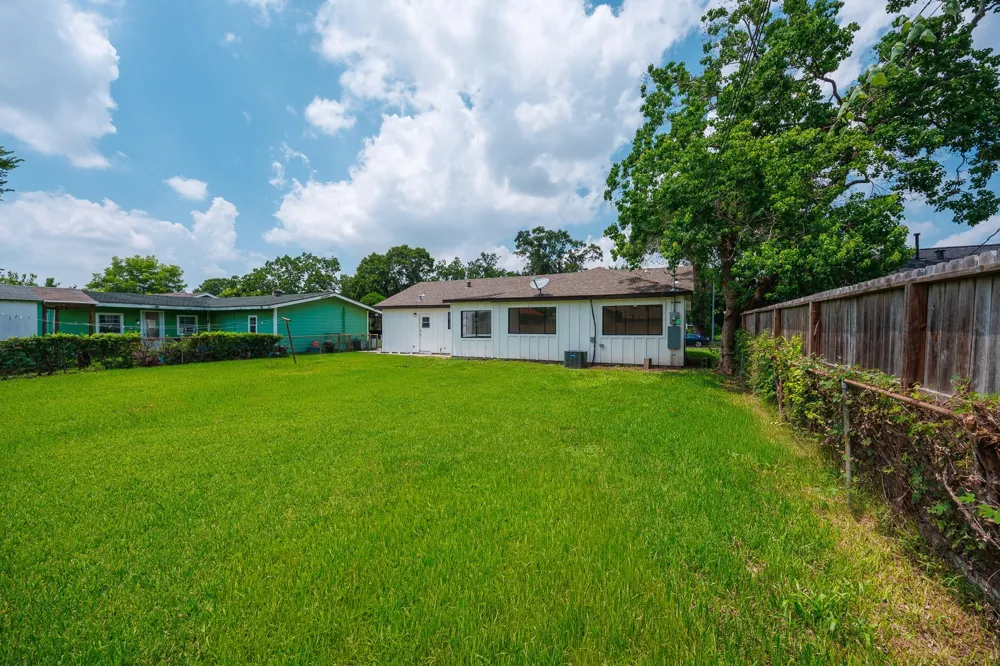 5618 Southbrook Street Houston, TX 77033
