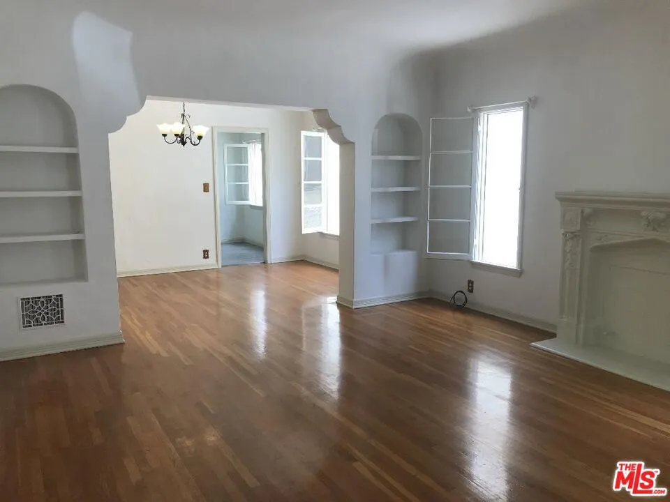 331 Ogden Drive Los Angeles, CA 90036
