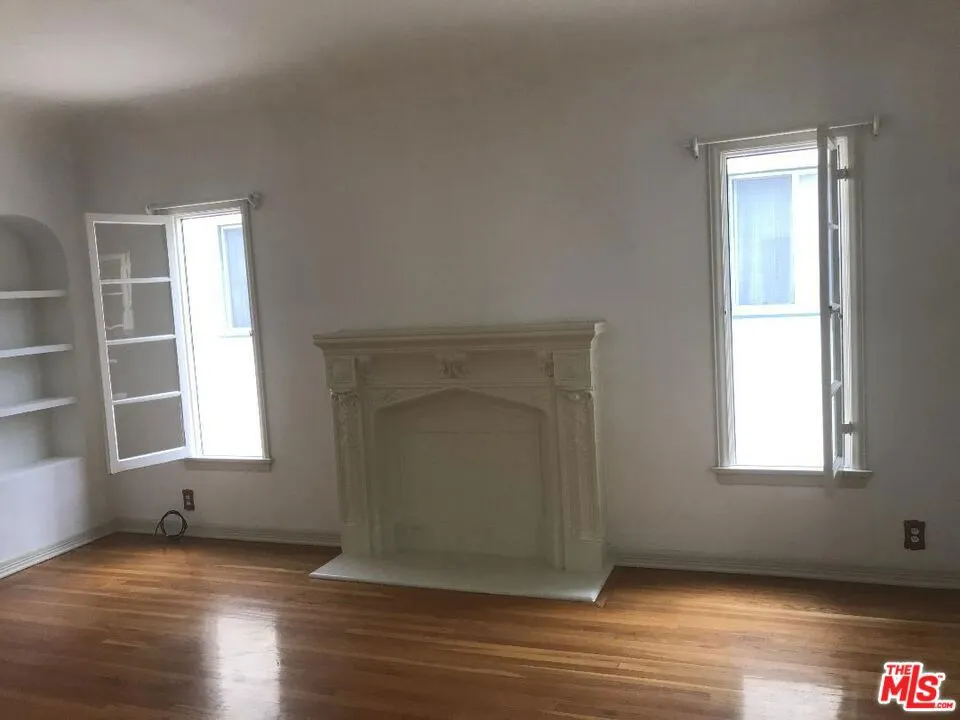 331 Ogden Drive Los Angeles, CA 90036