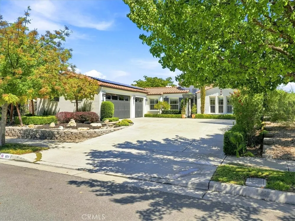 951 Vista Cerro Drive Paso Robles, CA 93446