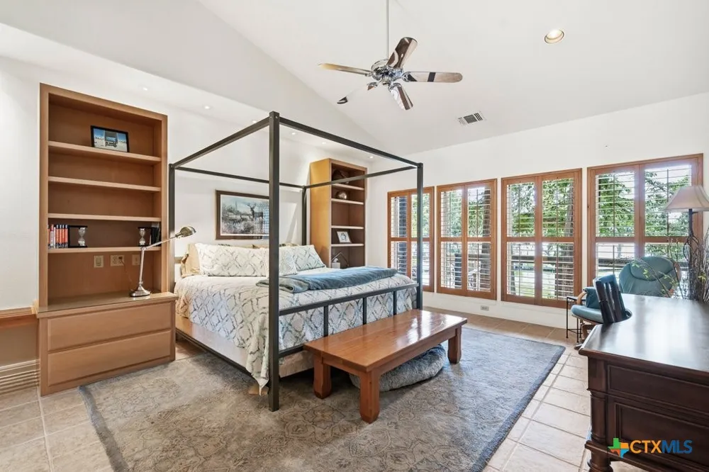 107 Palmkey Street McQueeney, TX 78123