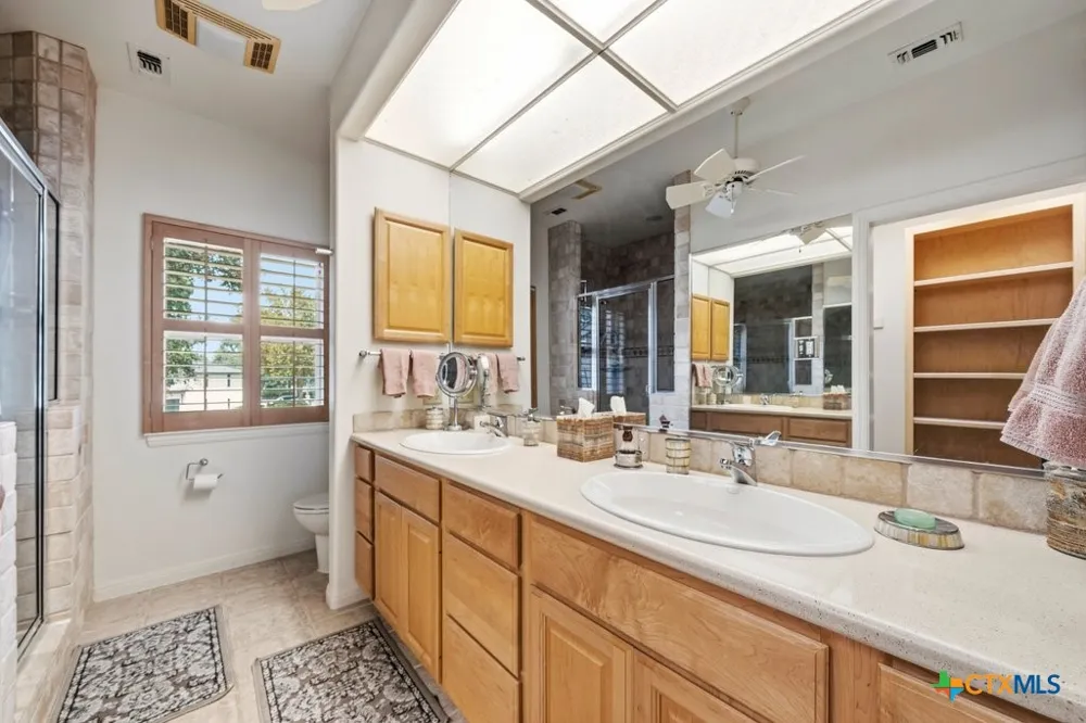 107 Palmkey Street McQueeney, TX 78123