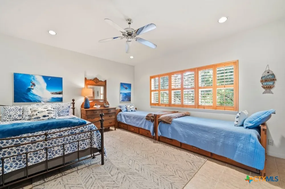 107 Palmkey Street McQueeney, TX 78123