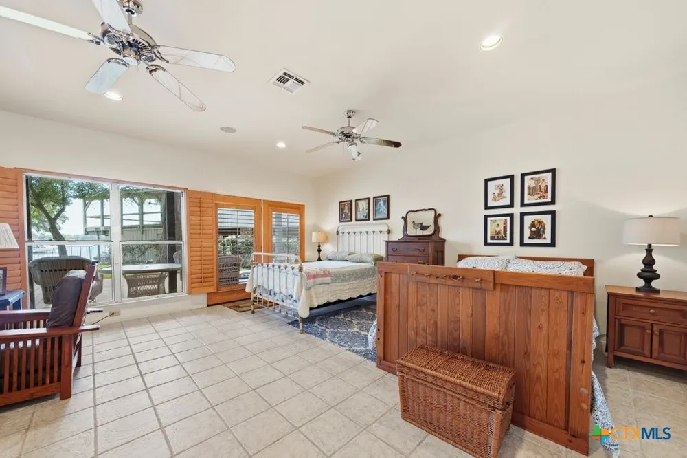 107 Palmkey Street McQueeney, TX 78123