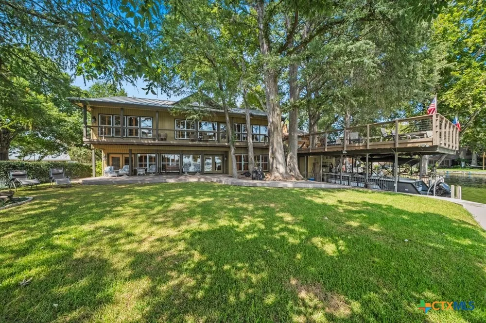 107 Palmkey Street McQueeney, TX 78123