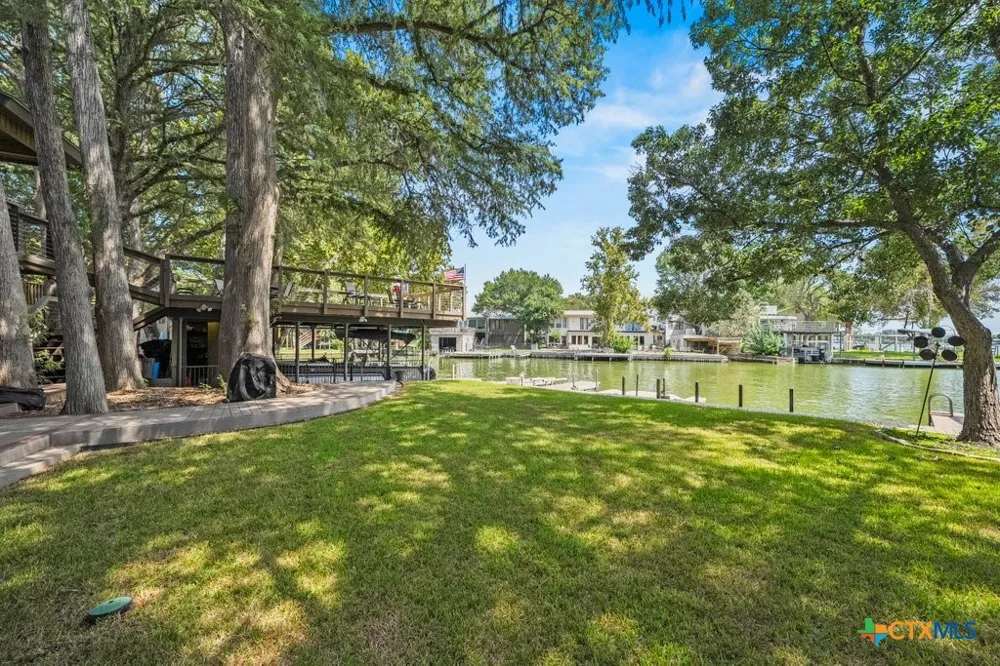 107 Palmkey Street McQueeney, TX 78123