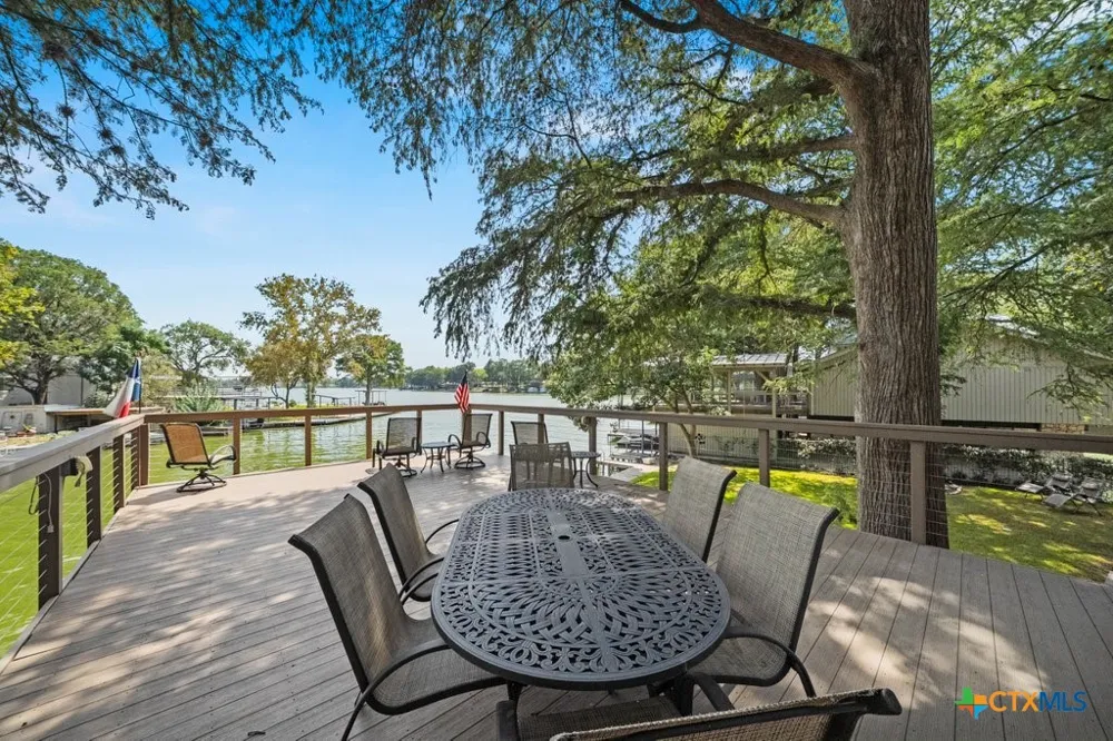 107 Palmkey Street McQueeney, TX 78123