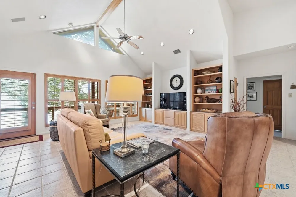 107 Palmkey Street McQueeney, TX 78123