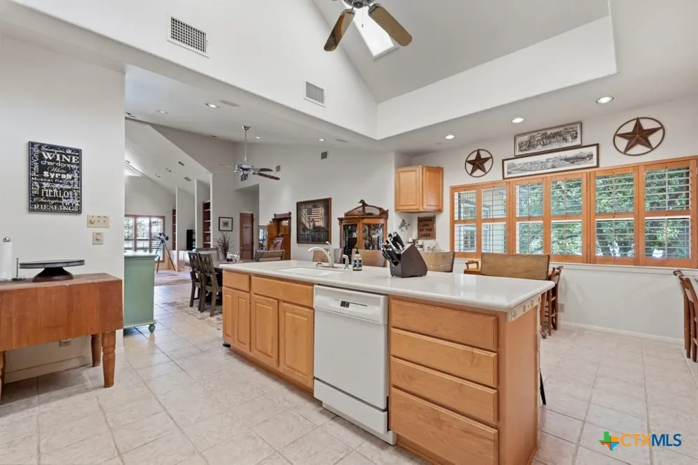 107 Palmkey Street McQueeney, TX 78123