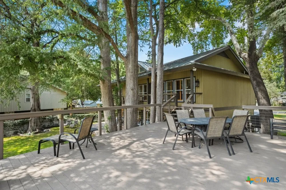 107 Palmkey Street McQueeney, TX 78123