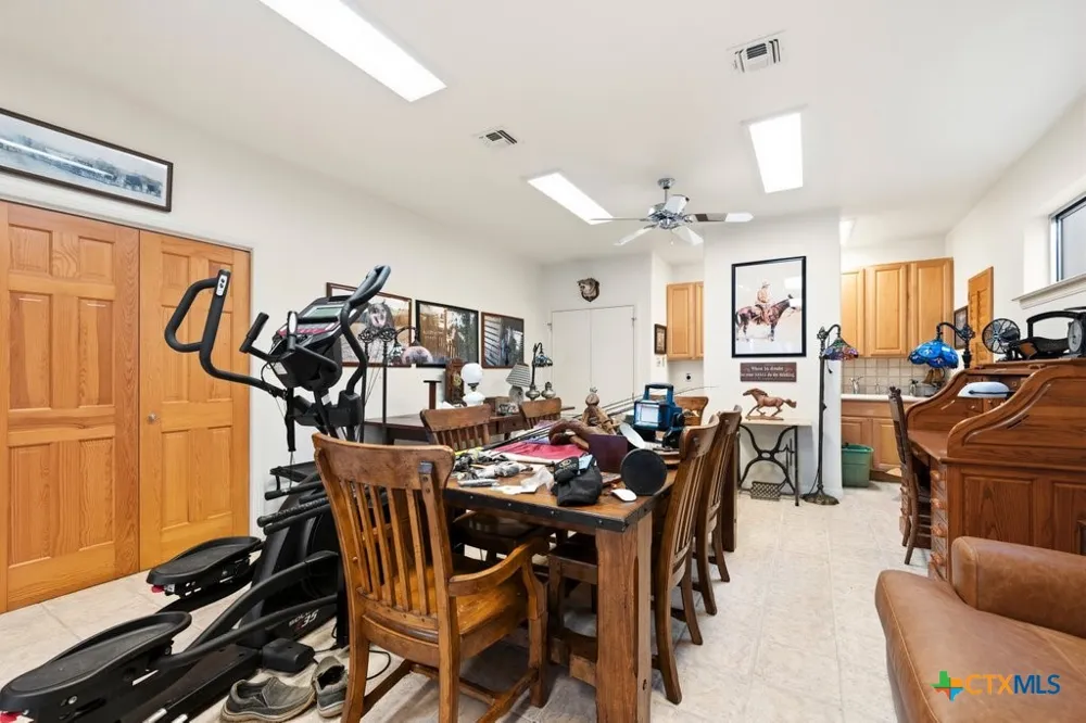 107 Palmkey Street McQueeney, TX 78123