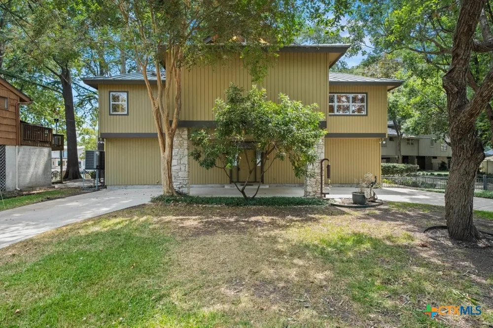 107 Palmkey Street McQueeney, TX 78123
