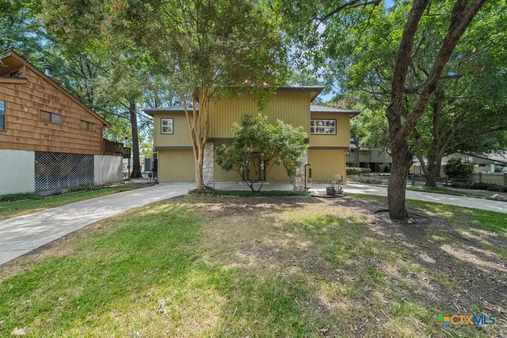 107 Palmkey Street McQueeney, TX 78123