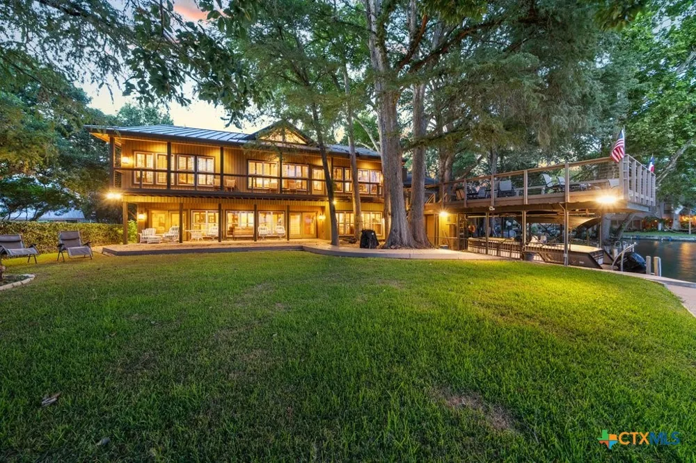 107 Palmkey Street McQueeney, TX 78123