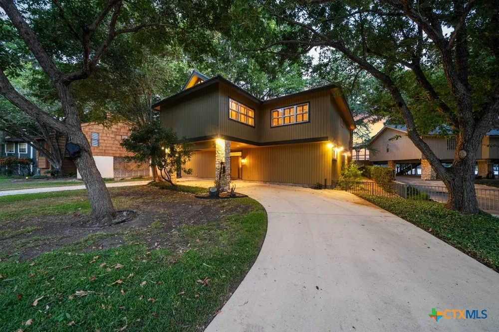 107 Palmkey Street McQueeney, TX 78123