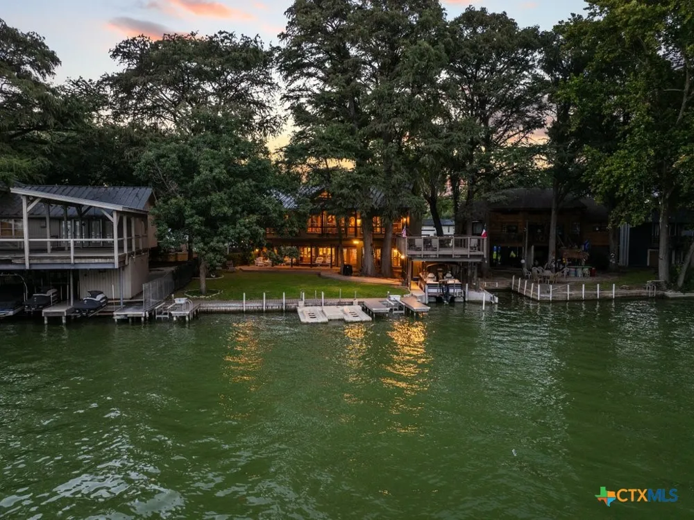 107 Palmkey Street McQueeney, TX 78123