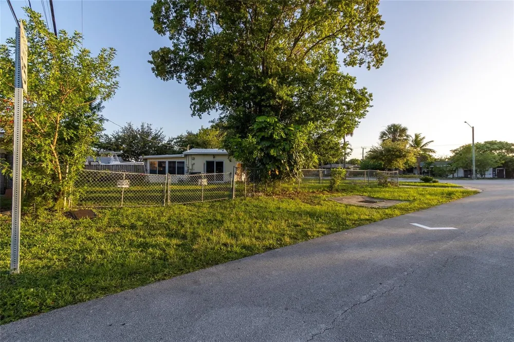 4720 Andrews Avenue Oakland Park, FL 33309