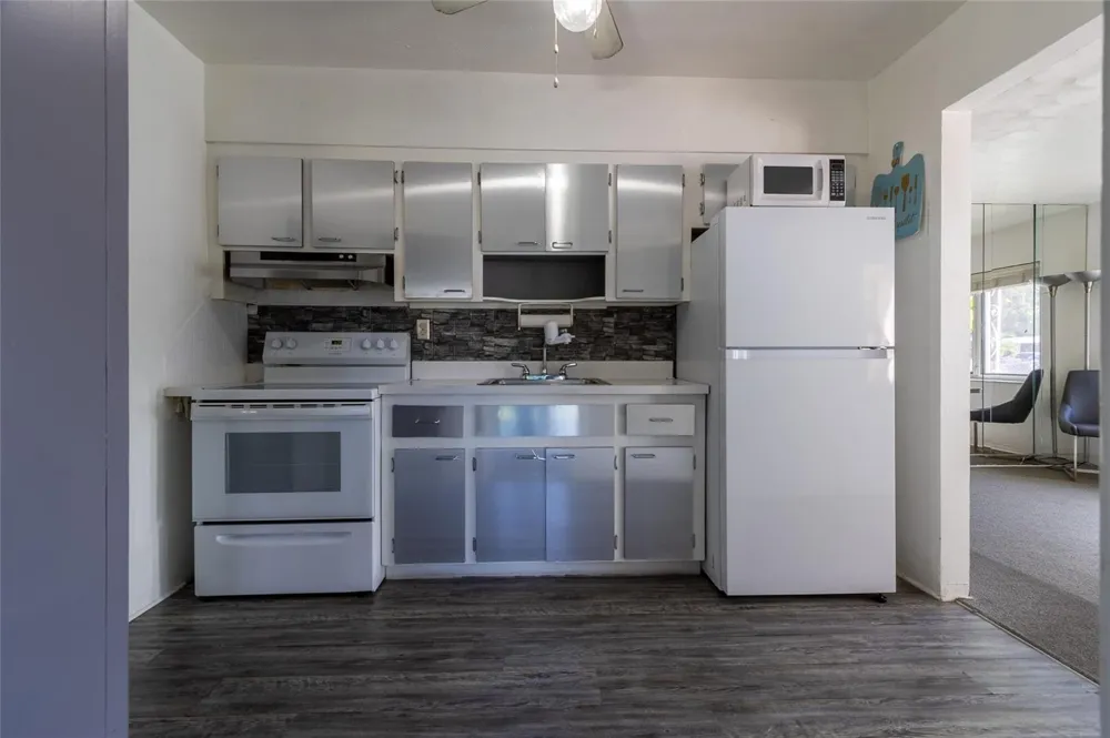 4720 Andrews Avenue Oakland Park, FL 33309