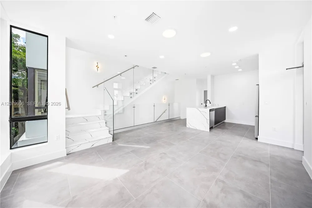 526 SW 2nd St #1 Miami, FL 33130