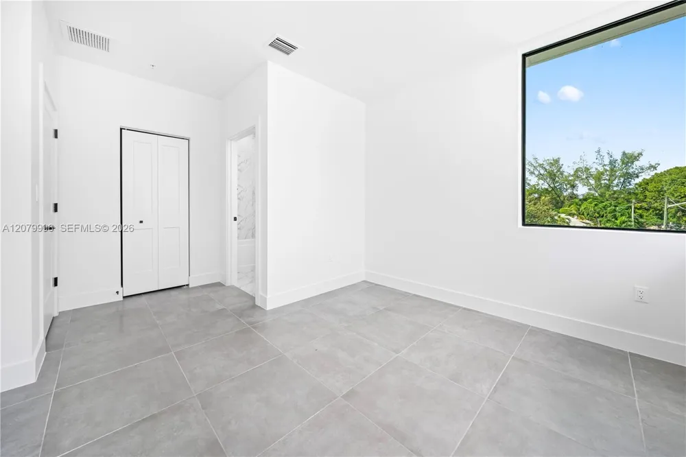 526 SW 2nd St #1 Miami, FL 33130