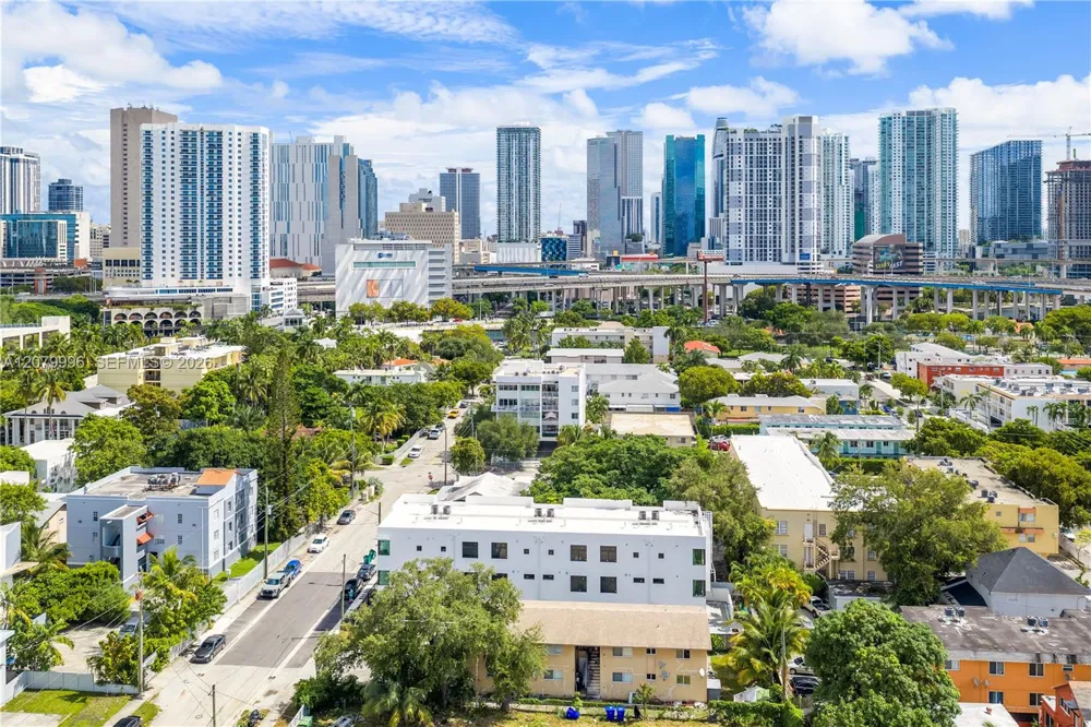 526 SW 2nd St #1 Miami, FL 33130