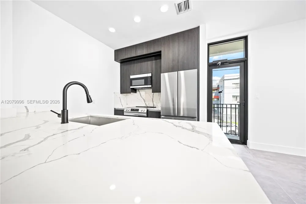 526 SW 2nd St #1 Miami, FL 33130