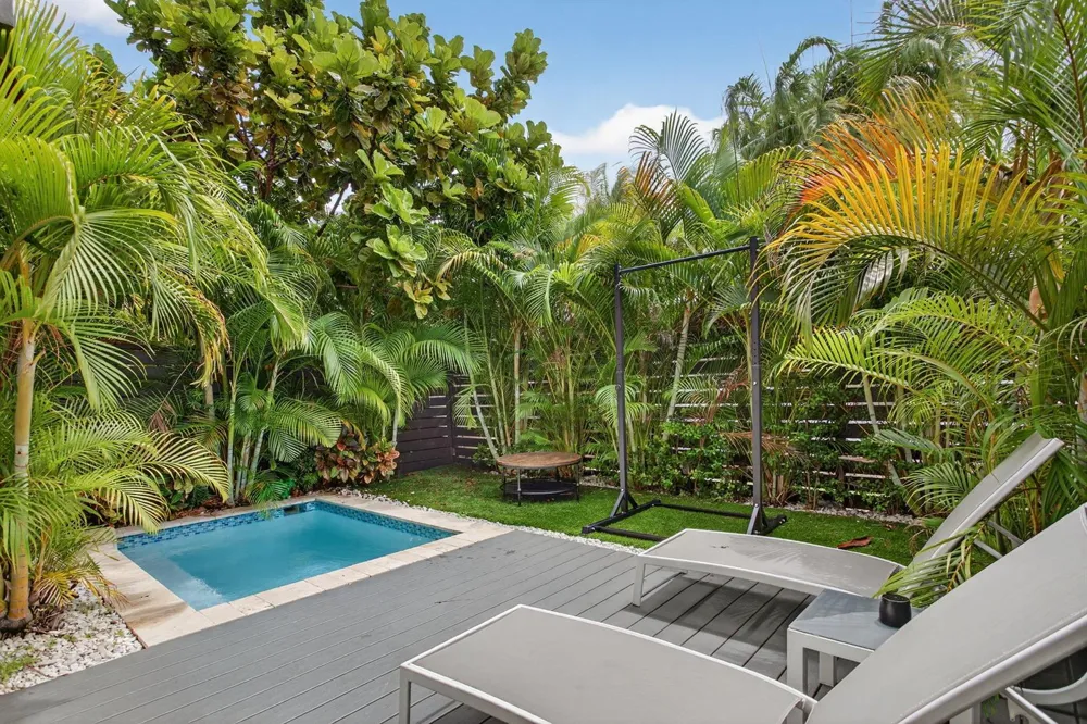 1044 VICTORIA PARK ROAD Fort Lauderdale, FL 33304