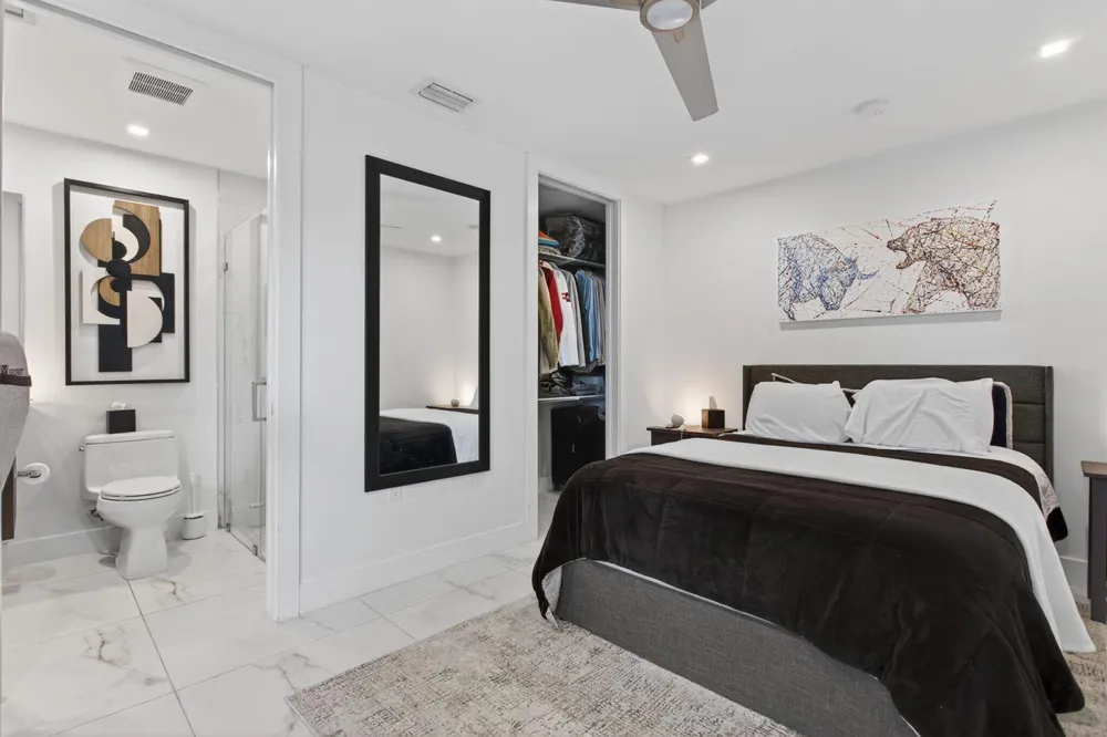 1044 VICTORIA PARK ROAD Fort Lauderdale, FL 33304