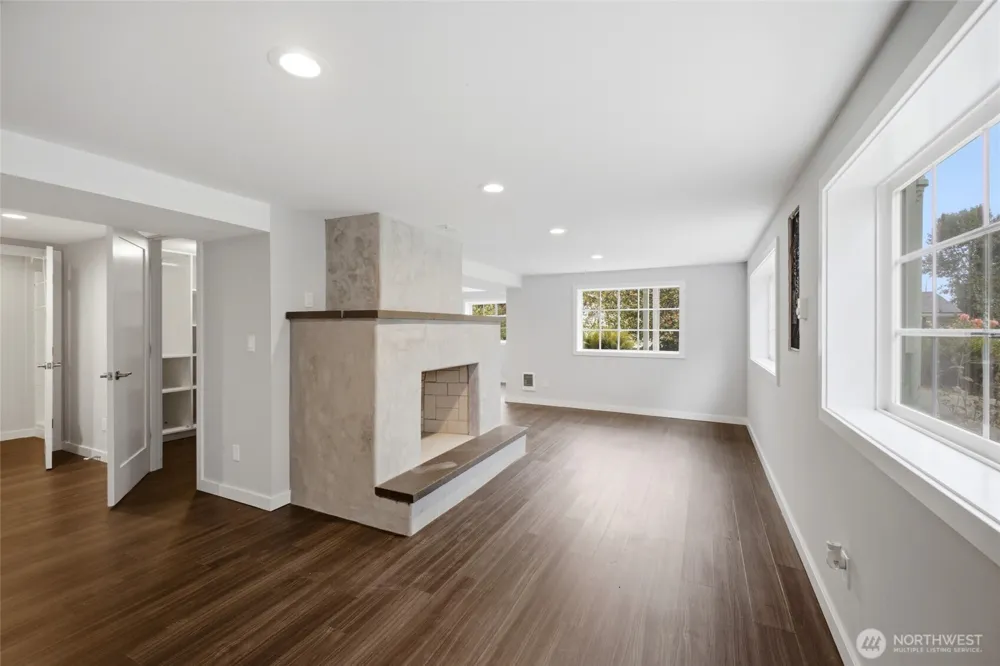 9854 Occidental Avenue S Seattle, WA 98108