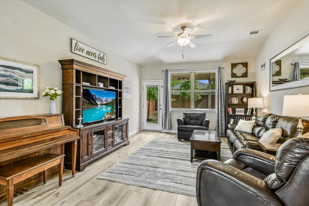 1504 William Bee Drive Leander, TX 78641