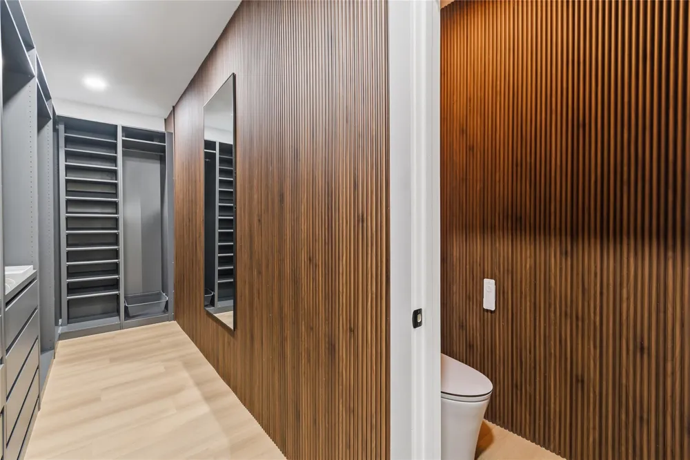 54 Legend Lane Houston, TX 77024