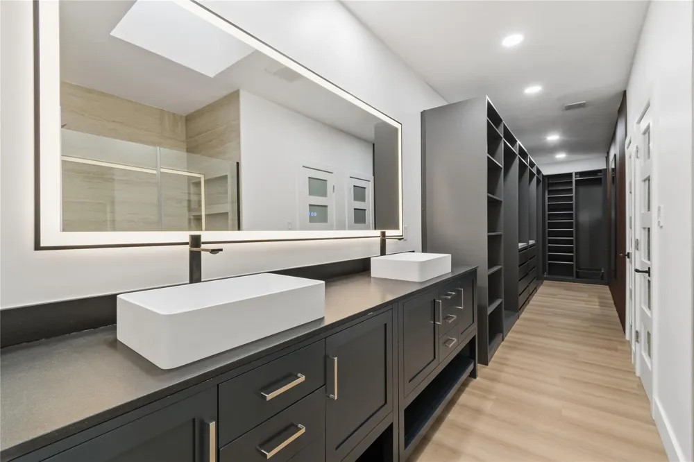 54 Legend Lane Houston, TX 77024