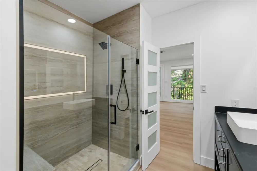 54 Legend Lane Houston, TX 77024