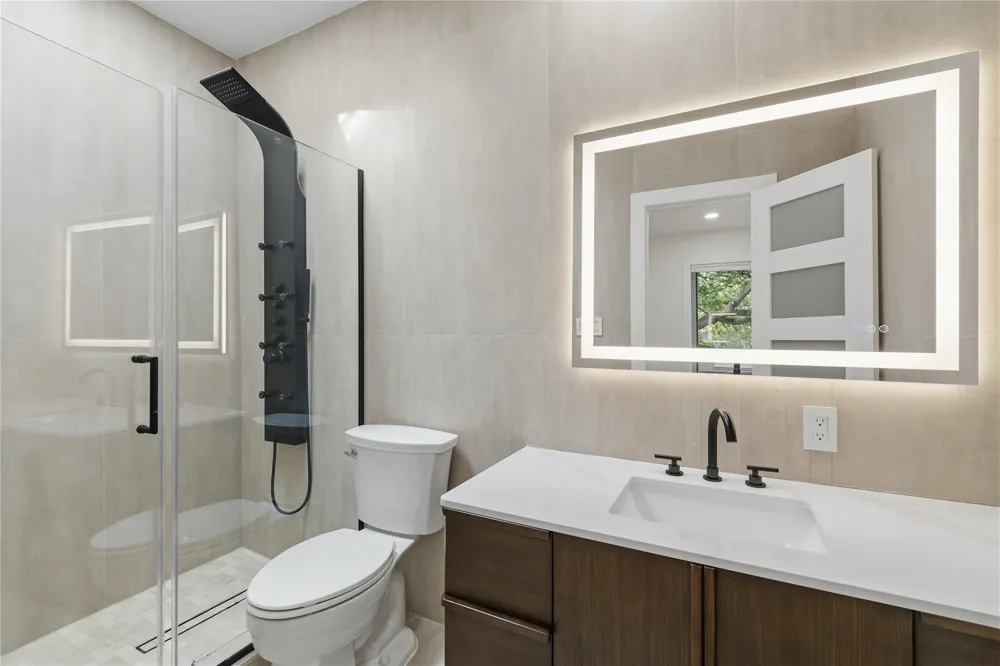 54 Legend Lane Houston, TX 77024