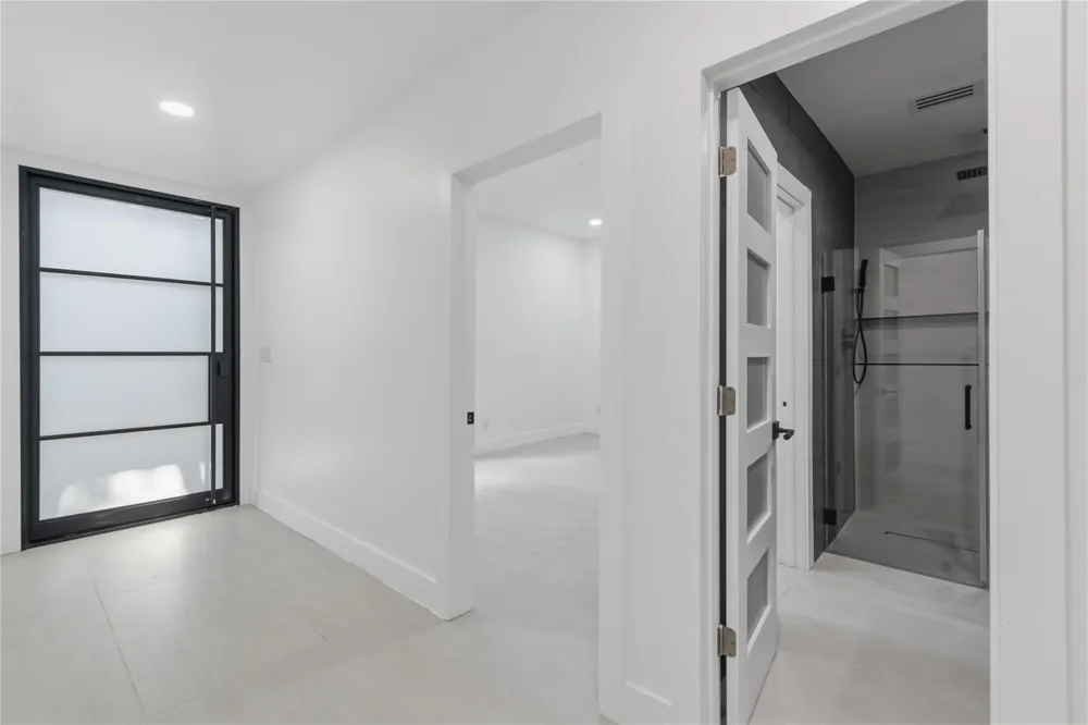 54 Legend Lane Houston, TX 77024