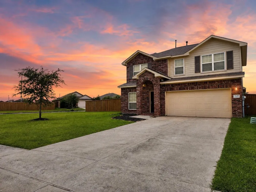 2119 Del Mar Drive La Marque, TX 77568