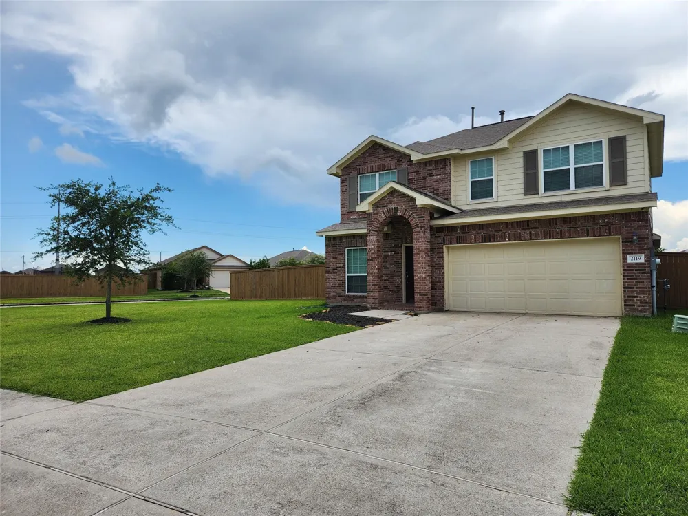 2119 Del Mar Drive La Marque, TX 77568